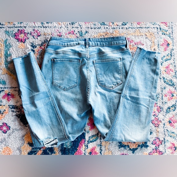 Old Navy Rockstar Skinny Jeans - Picture 2 of 4